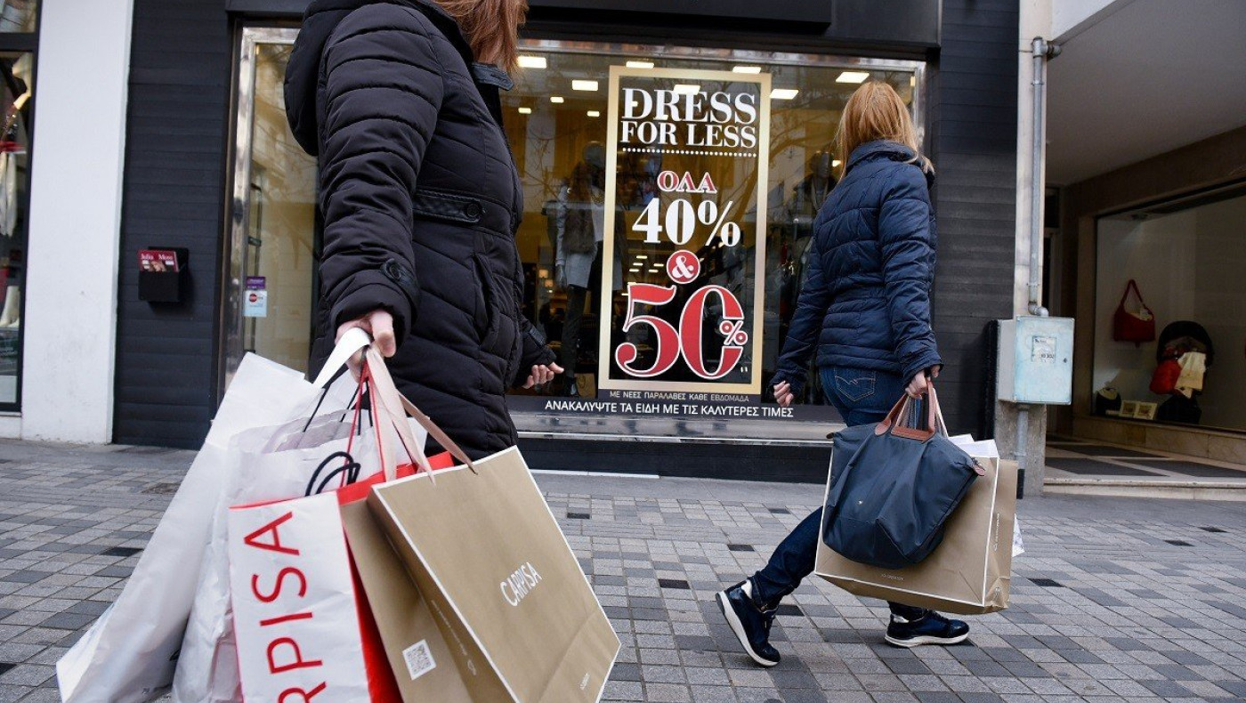 Θεσσαλονίκη: Αυξημένη κίνηση από το πρωί στην αγορά λόγω Black Friday