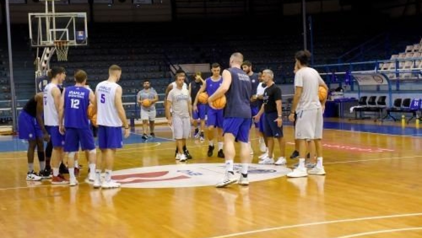 Πρώτος στόχος ο Ζούρος, εναλλακτικές Μανωλόπουλος-Μαρκόπουλος, τελειώνουν Μουρ και Ντάνιελ