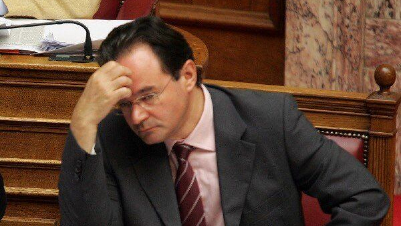  Ένοχος για νόθευση εγγράφου, αθώος για την κατηγορία της απιστίας