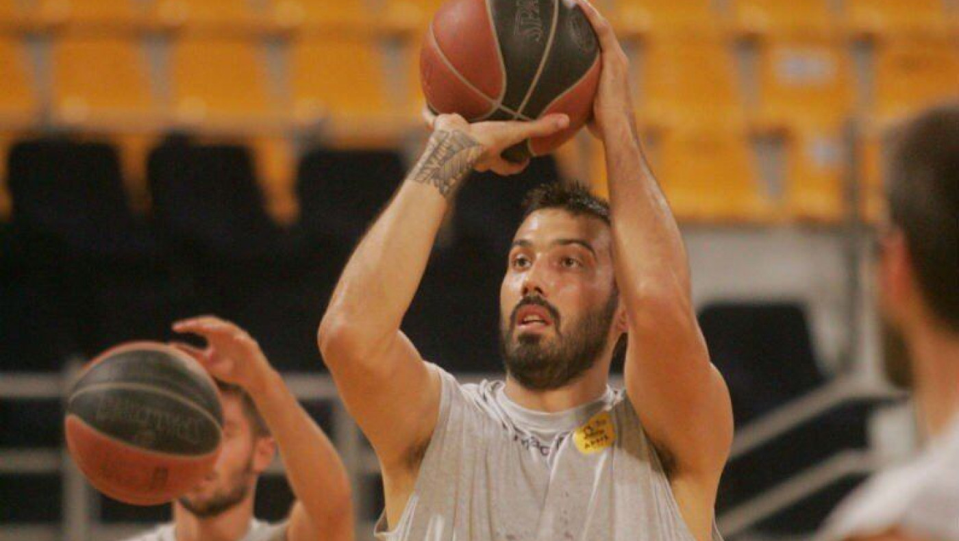 Μέσα ο Σίμτσακ, φιλικό με Μαχητές