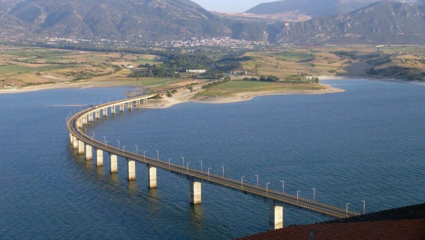 Πλωτά φωτοβολταϊκά στη λίμνη Πολυφύτου: Κοινή επιστολή τριών Δημάρχων
