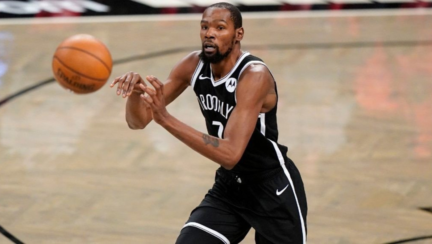 NBA: Μπάχαλο με Ντουράντ, ασταμάτητοι Γιάννης και Μπακς