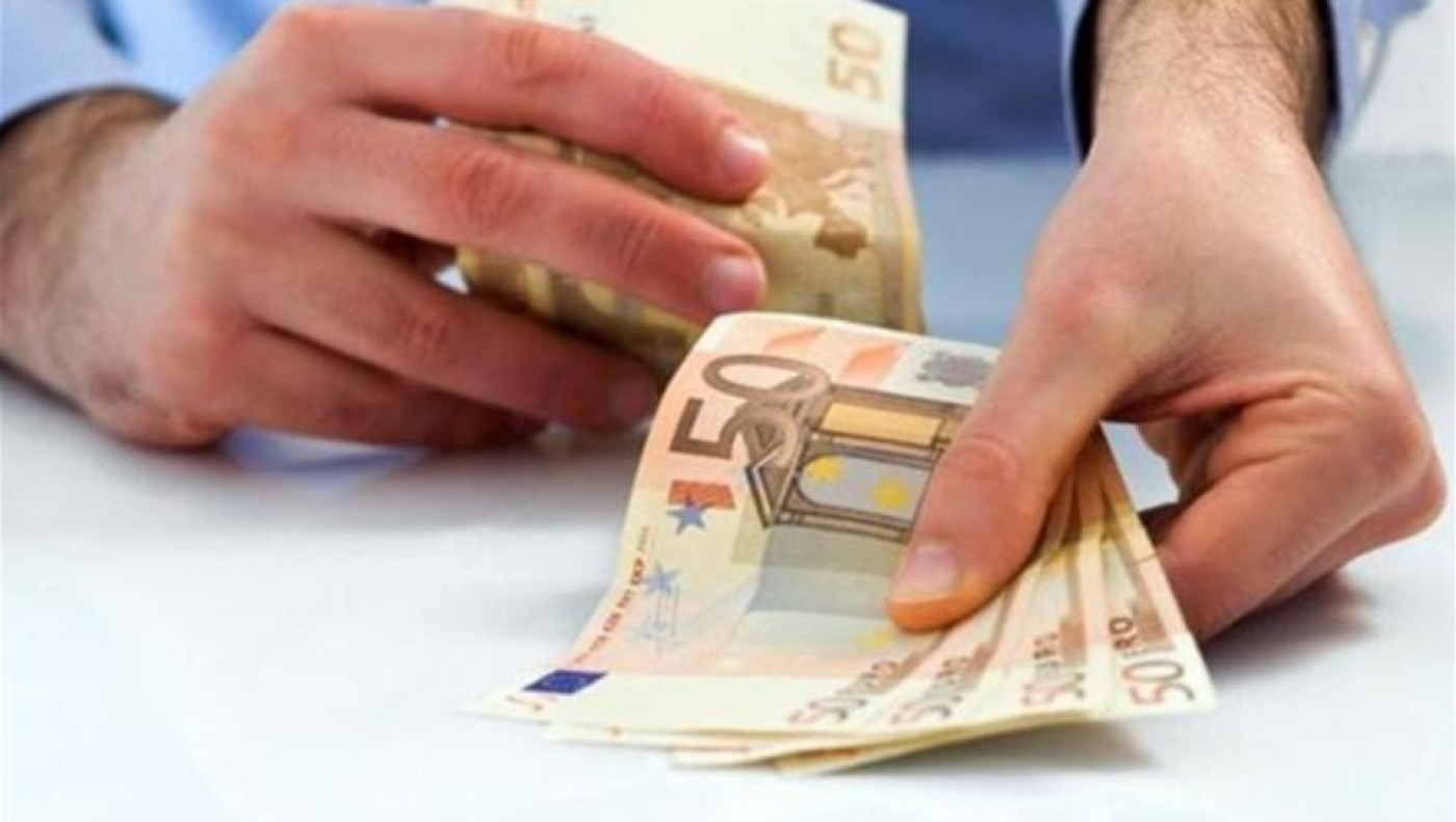 Καταβάλλονται την Πέμπτη 313 εκατ. ευρώ - Ποιοι πάνε ταμείο