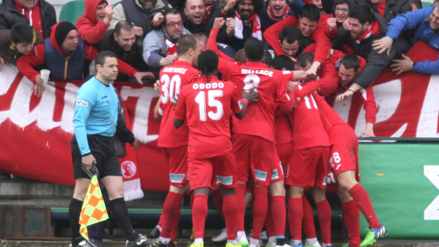 Τον… ρίχνει στα Πηγάδια και φορτσάρει για πλέι-οφ