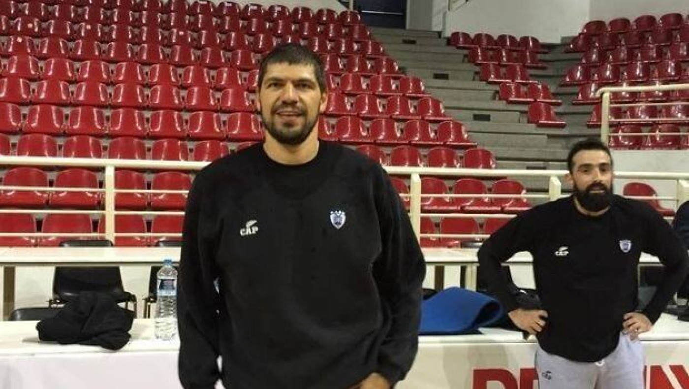 Στο χέρι του Παπαδόπουλου