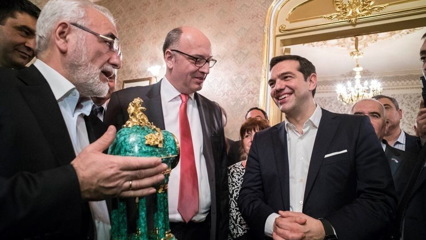 Η συνάντηση Σαββίδη - Τσίπρα και η έκπληξη! (pics)