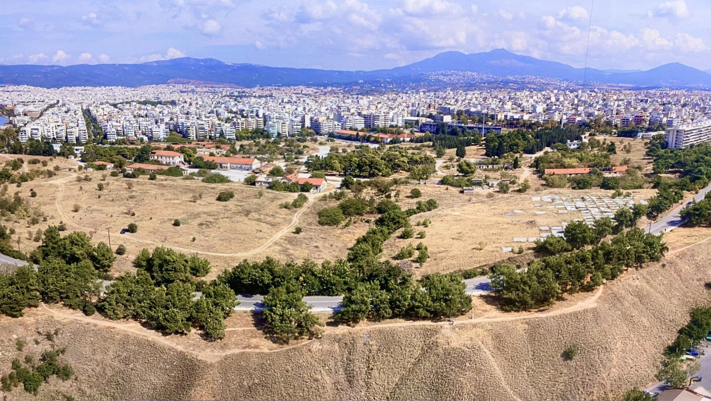 Στρατόπεδο Κόδρα: Σοκάρει η εικόνα με τα σκουπίδια 48 ώρες μετά  τον καθαρισμό!