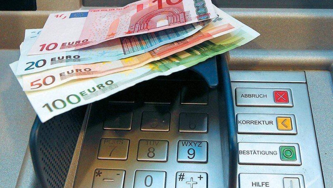 Τα ΑΤΜ στο Βερολίνο στερεύουν από χαρτονομίσματα!