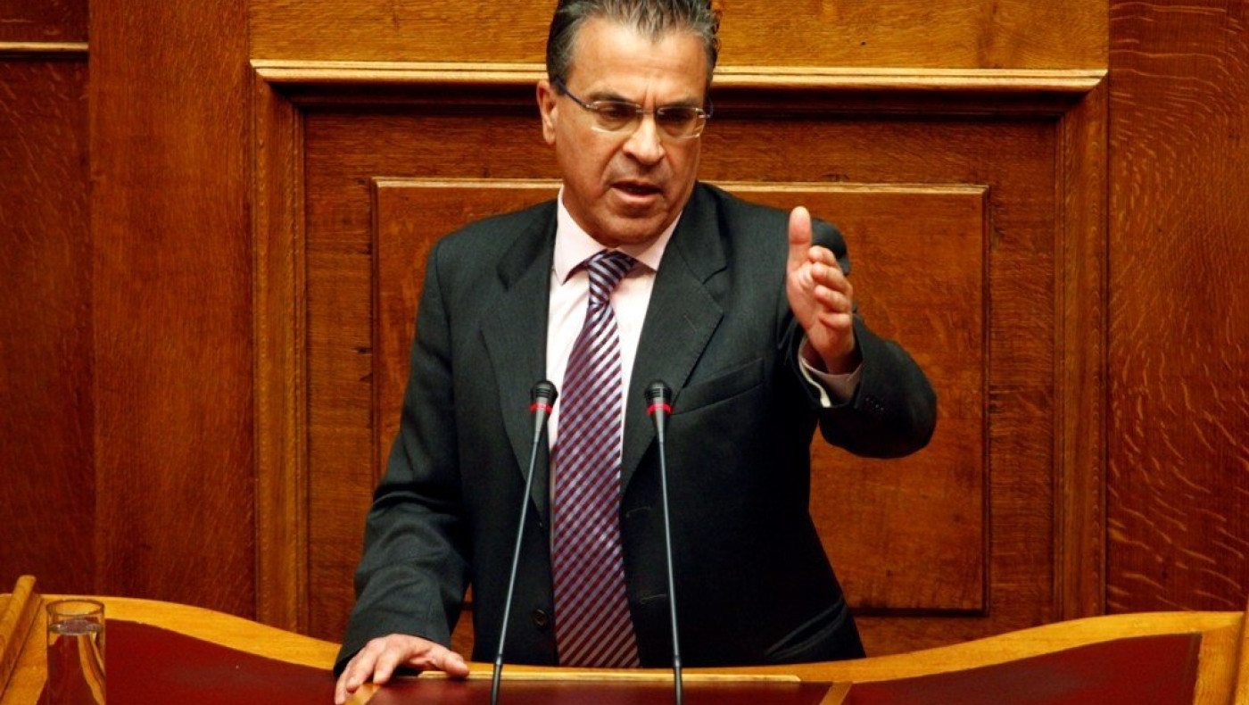 Πρώην υπουργός... ψάχνει δουλειά