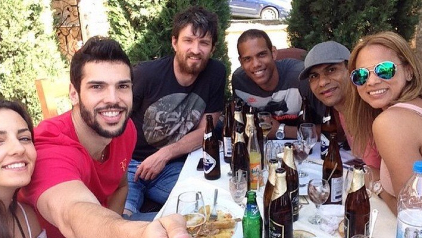 Η Πρωτομαγιά των νταμπλούχων! (pic)