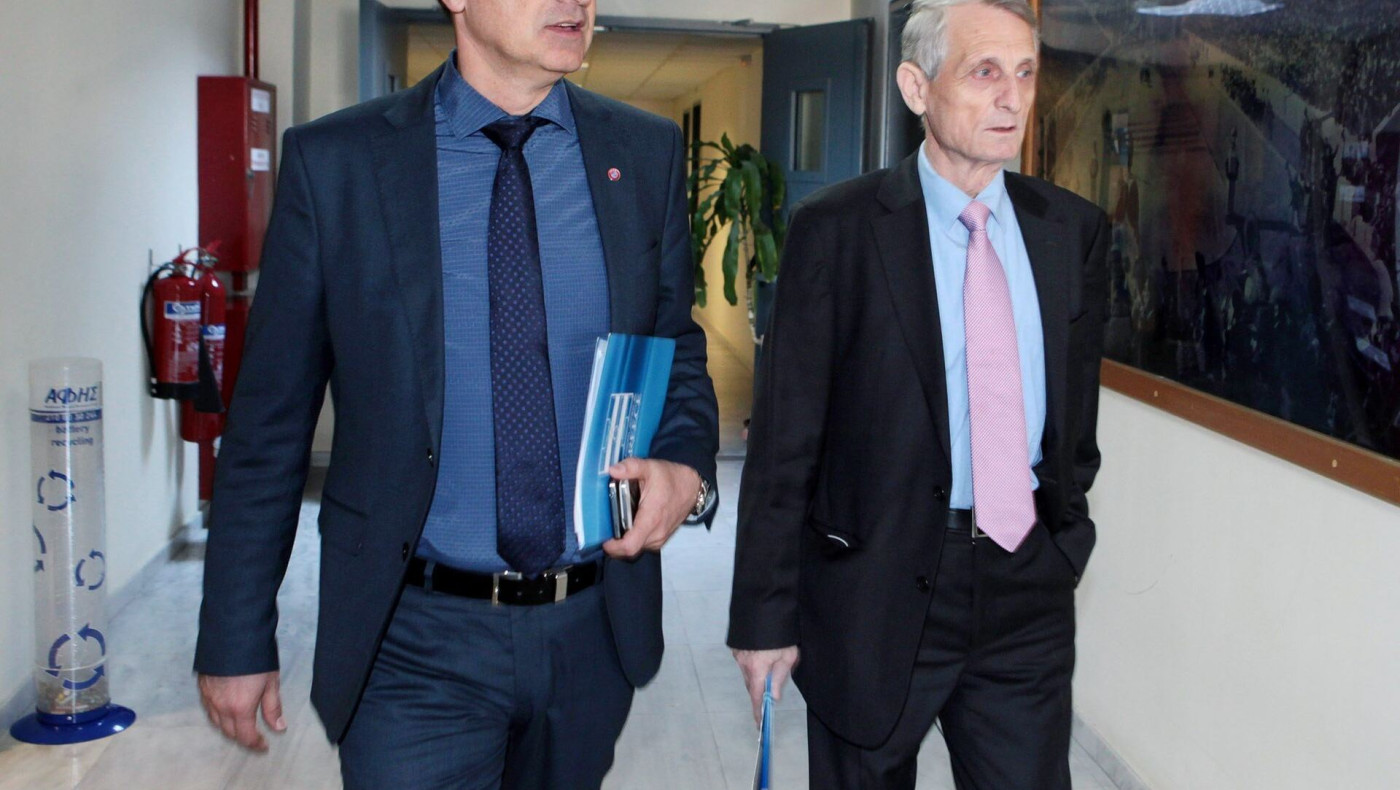 Ο τρίτος δρόμος  προς το Grexit 