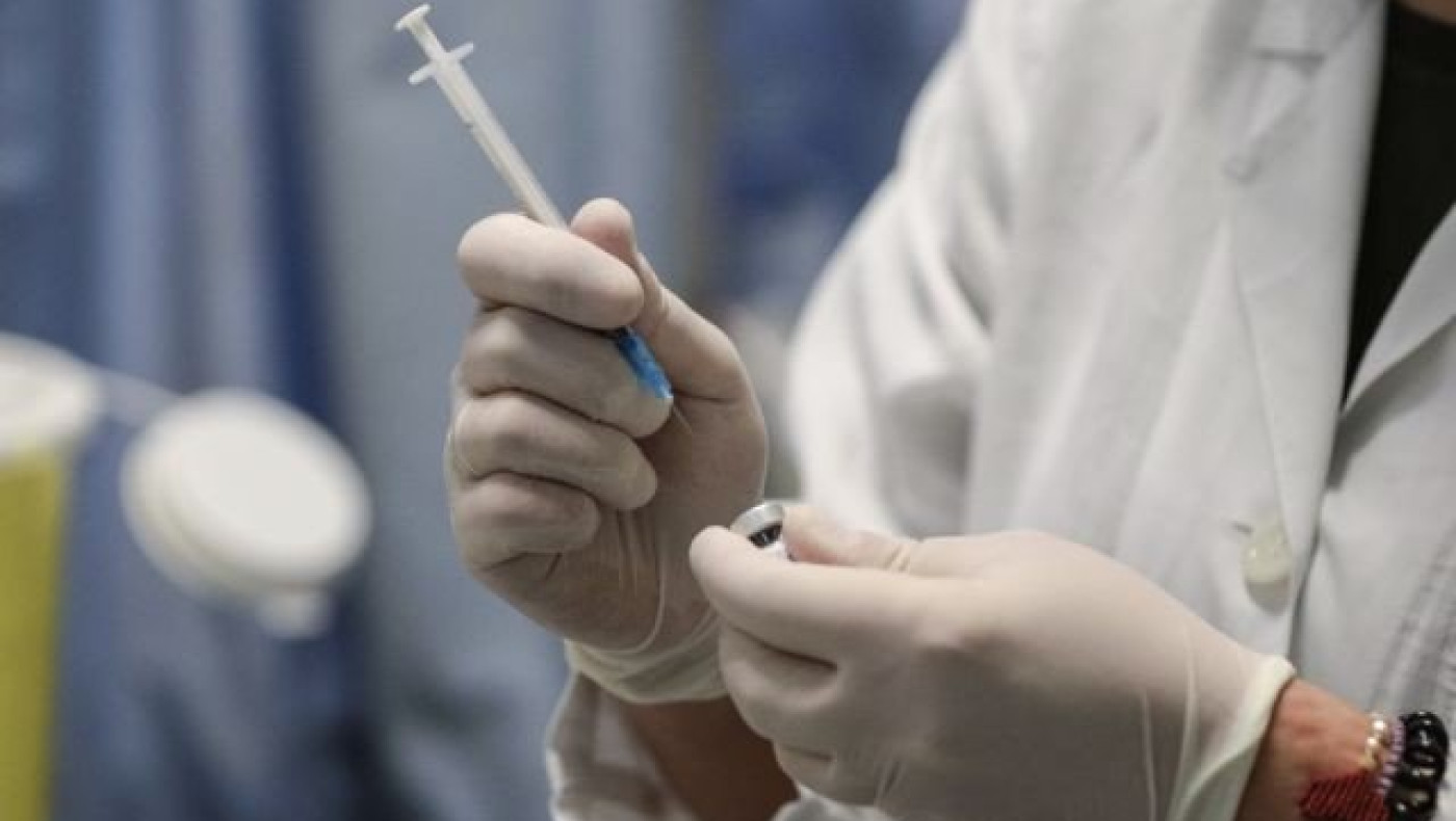 Εμβόλιο: Γιατί κάποιοι έχουν παρενέργειες και κάποιοι άλλοι όχι