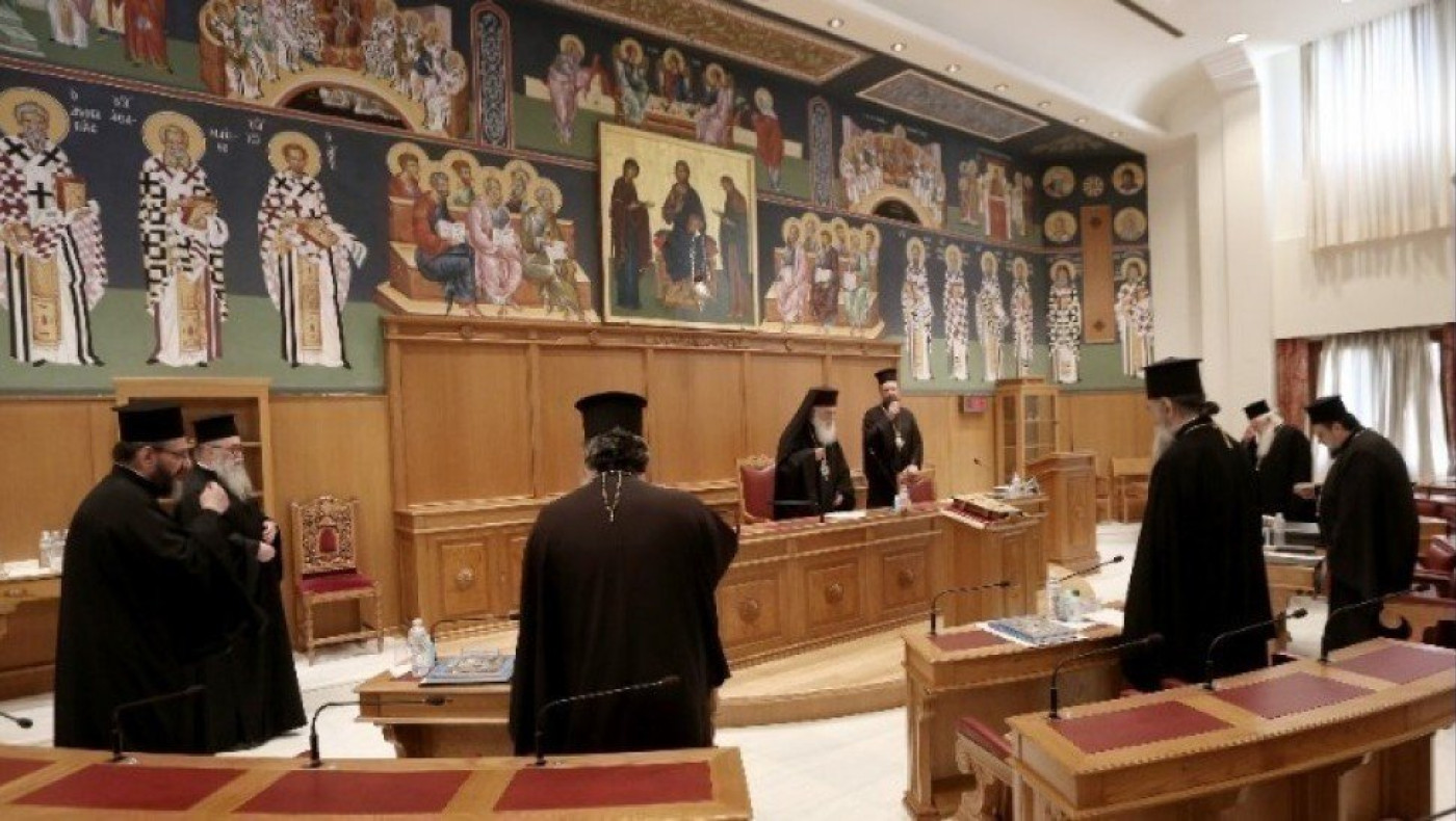 «Ιερός πόλεμος» λόγω «απείθειας» για τα μέτρα της Ανάστασης