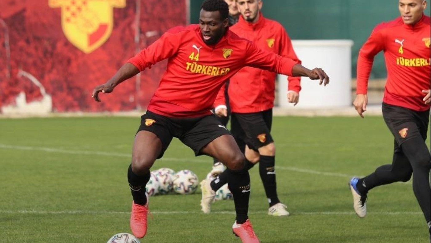 Θέλει Εσίτι ο προπονητής της Γκέζτεπε