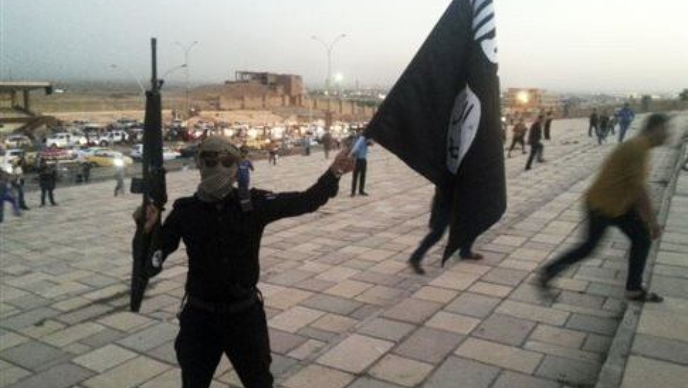 ISIS: Ύψωσε μαύρη σημαία πάνω από κυβερνητικό κτίριο στο Ραμάντι 
