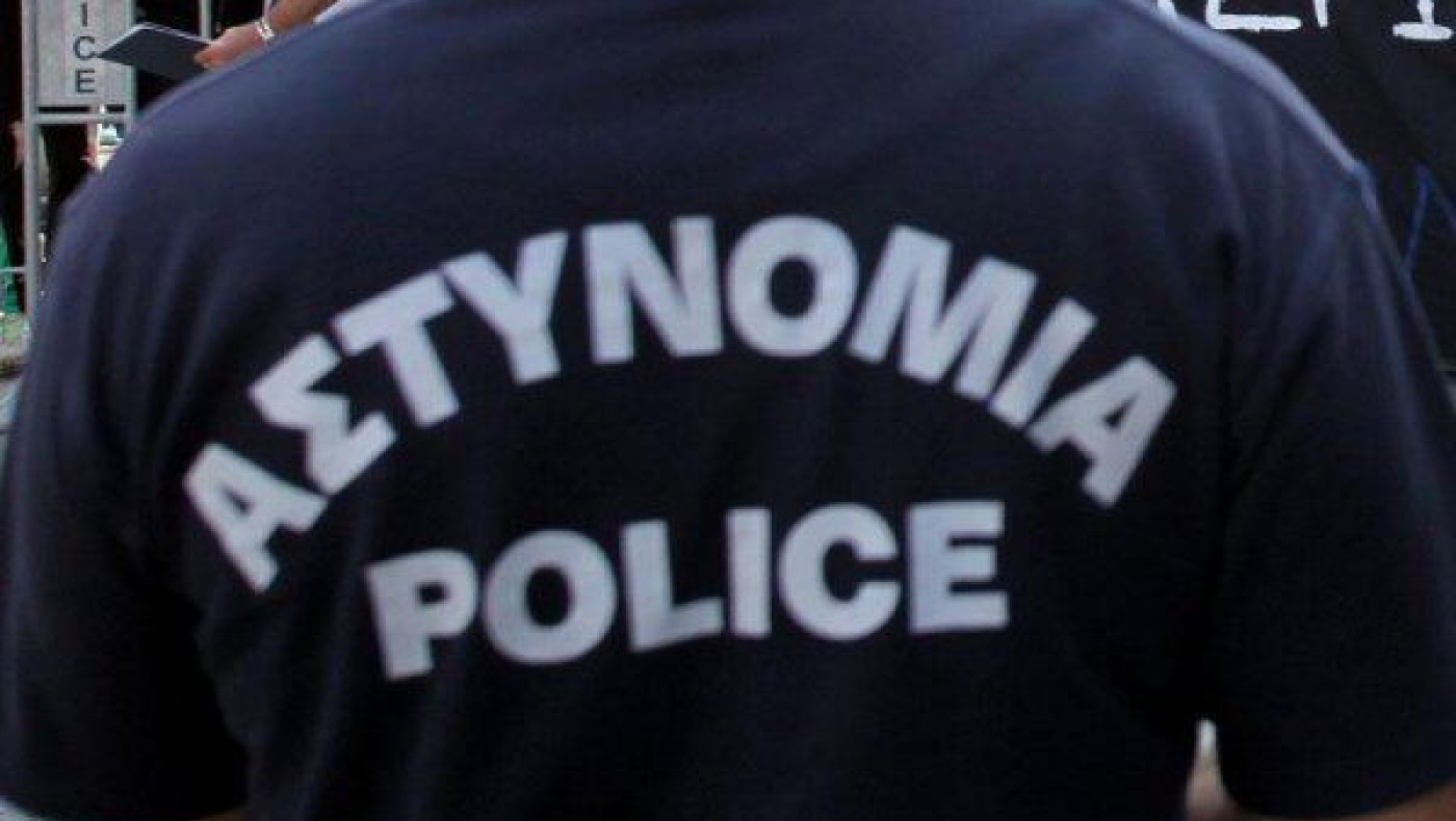 Θεσσαλονίκη: Αγόρασε κινητό από πλανόδιο, αλλά ήταν... πλαστελίνη!