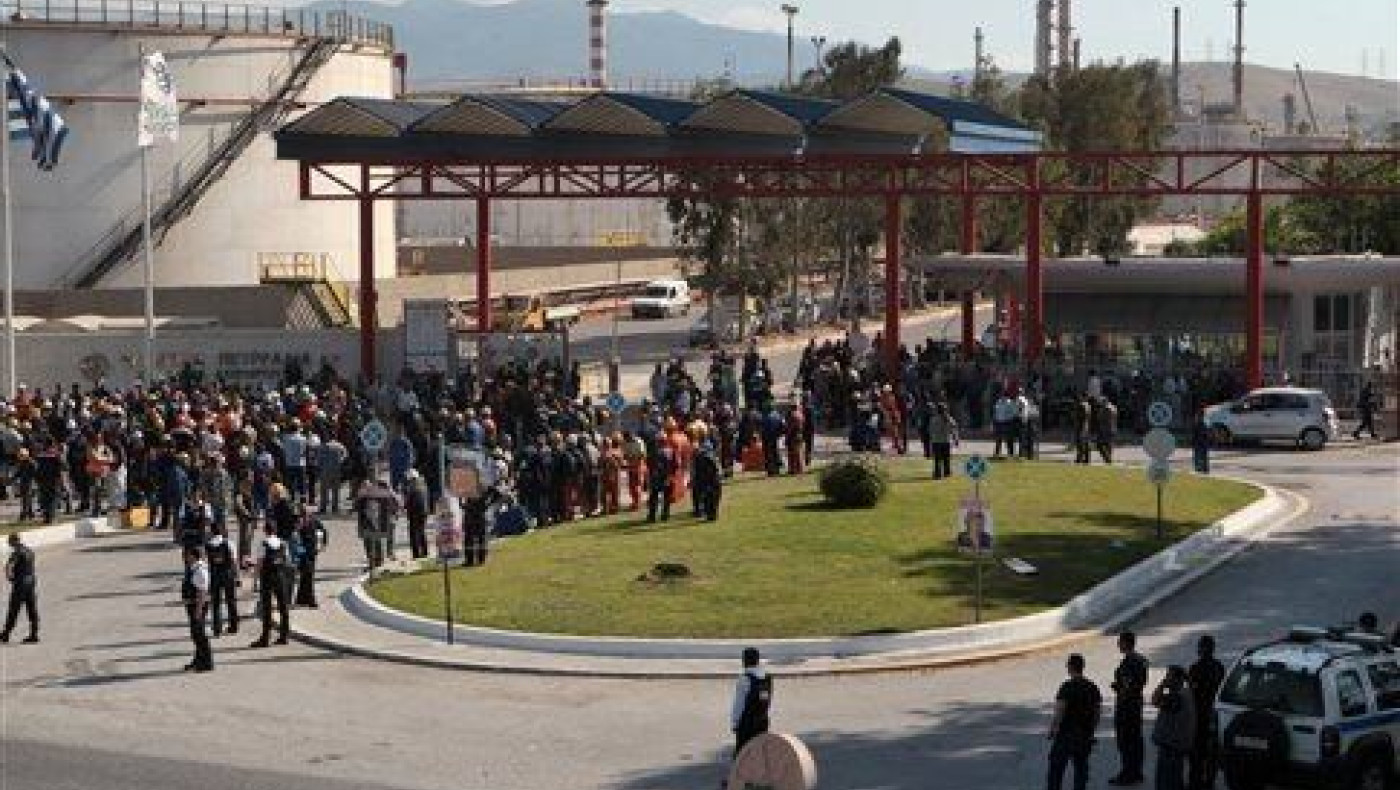 Πέθανε ο ένας από τους τραυματίες εργάτες της έκρηξης στα ΕΛΠΕ
