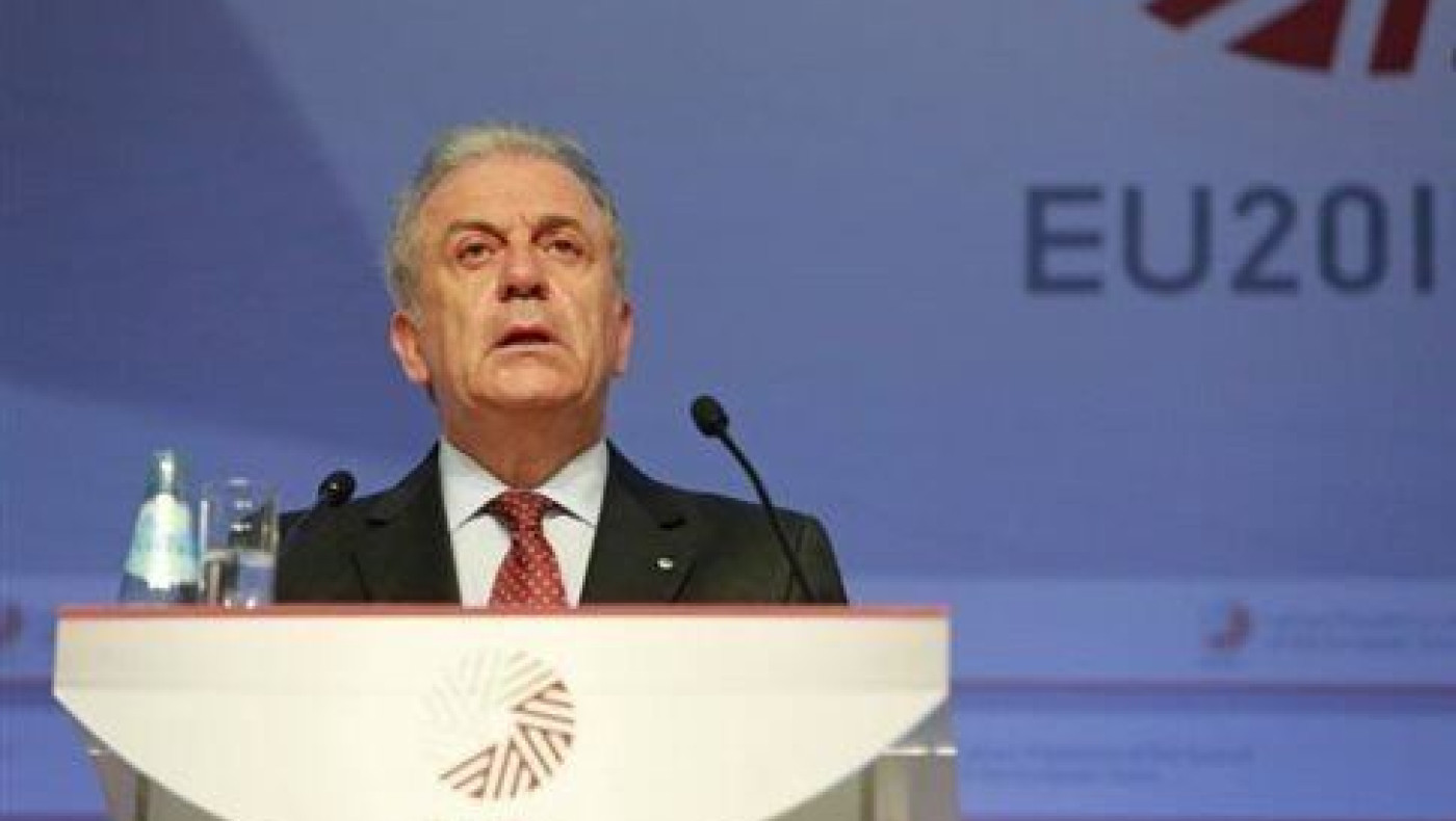 Αβραμόπουλος: Πρόταση για μετεγκατάσταση των αιτούντων άσυλο