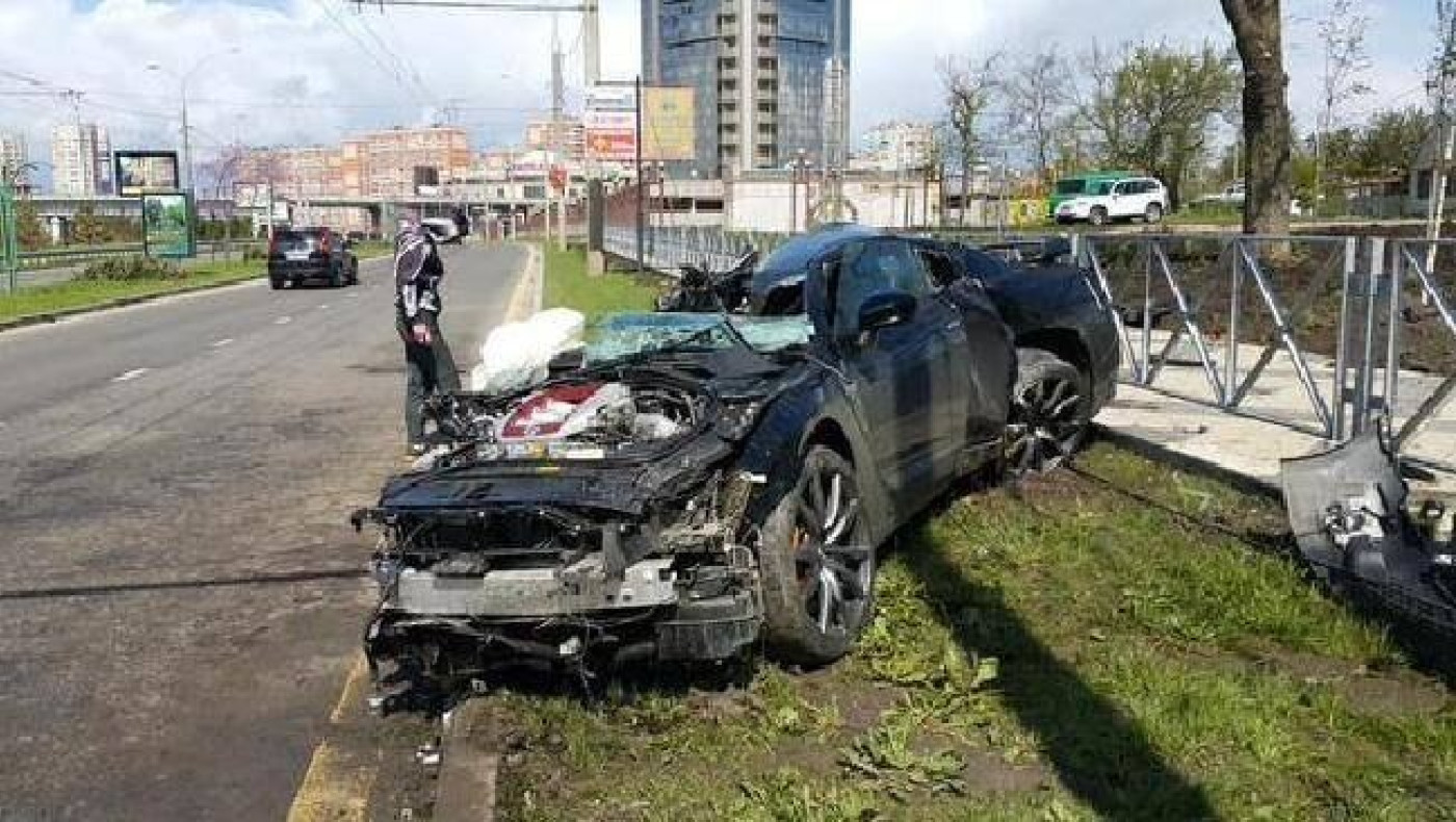 Ρώσος ποδοσφαιριστής τράκαρε με 170km/h και βγήκε αλώβητος! (video)