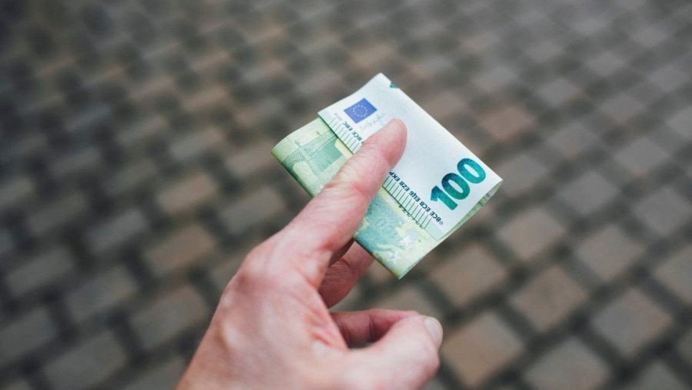 ΟΑΕΔ: Ποιοι δικαιούνται το «άγνωστο» επίδομα που ισούται με 3 μισθούς
