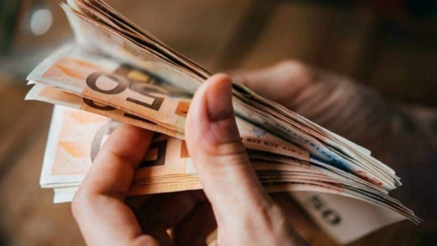 420 ευρώ... για να πλένουν τα χέρια τους: Τα 10 πιο τρελά επιδόματα στο ελληνικό Δημόσιο