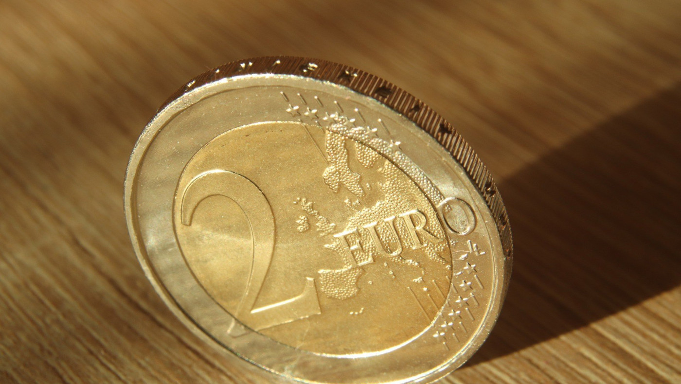 SOS: Γέμισε η αγορά με ψεύτικα 2ευρα από το Μαλάουι - Πώς δεν θα την... «πατήσετε»
