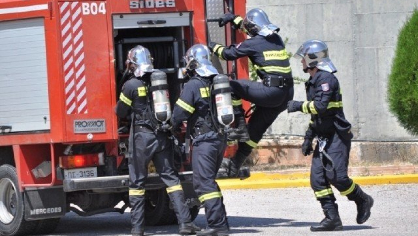 Υπό μερικό έλεγχο η φωτιά στην Καρδία