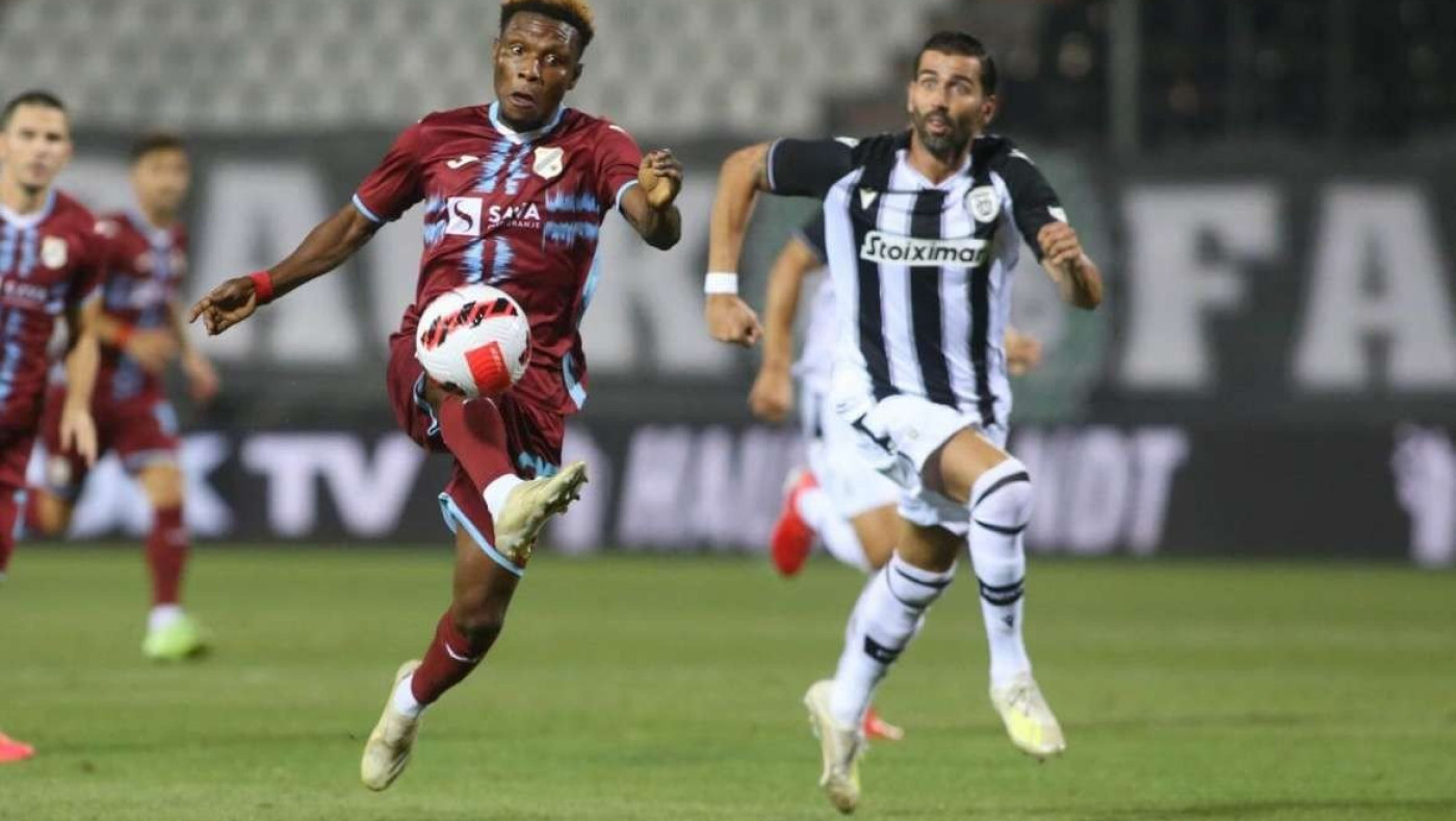 Το χειροκρότημα μετά το 1-1 σήμαινε επιείκεια και κατανόηση για τα κενά