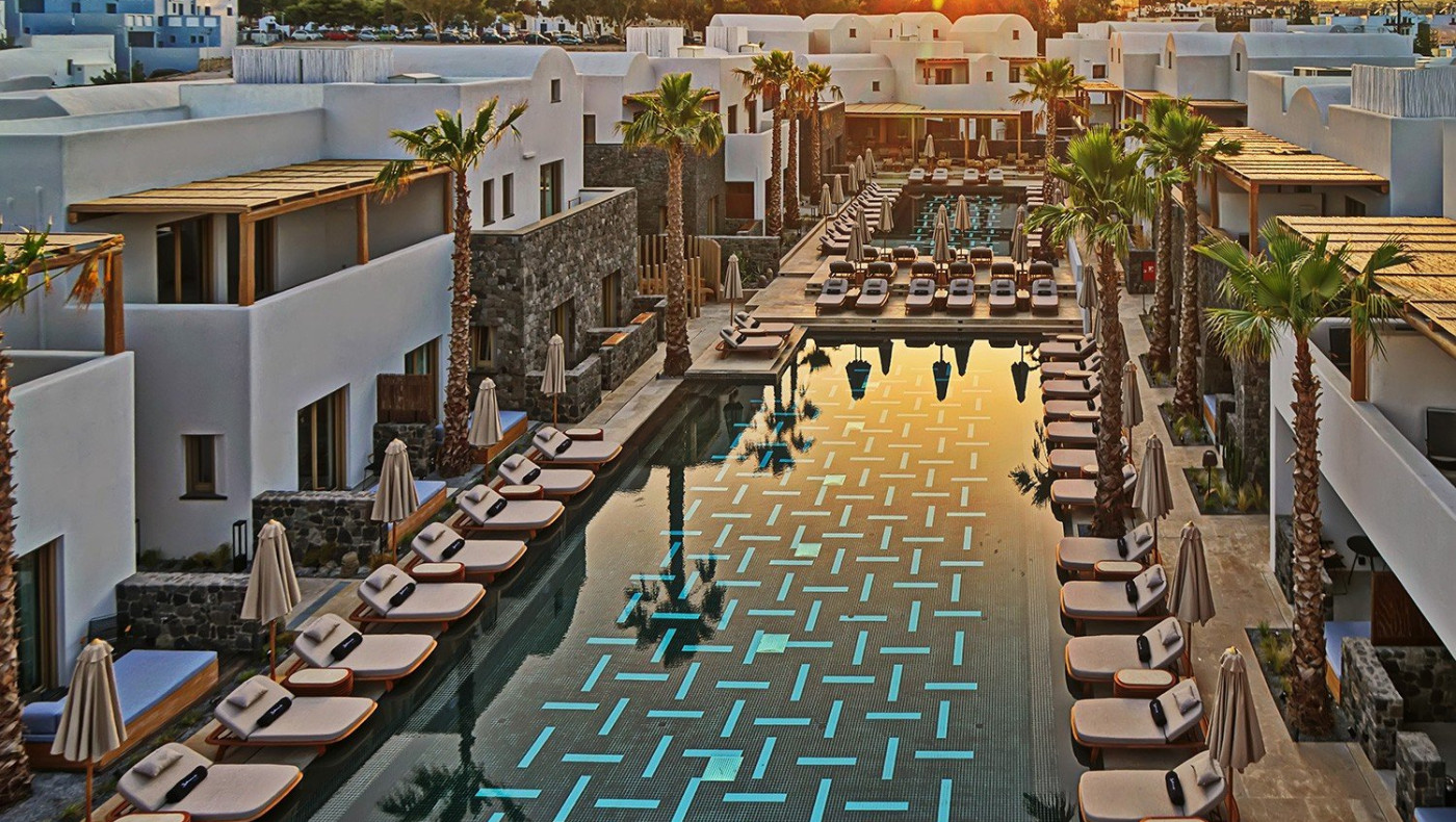 Άνοιξε τις πύλες του το πολυτελές Radisson Blu Zaffron Resort στη Σαντορίνη, από τον Όμιλο Fais