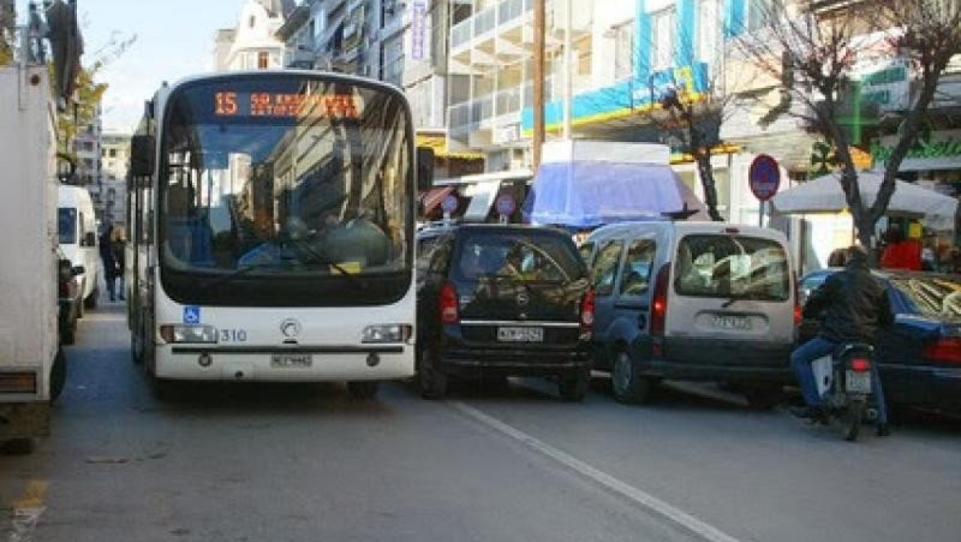 Έρχονται γερανοί για τα διπλοπαρκαρισμένα ΙΧ και αλλαγή ωραρίου φορτοεκφορτώσεων