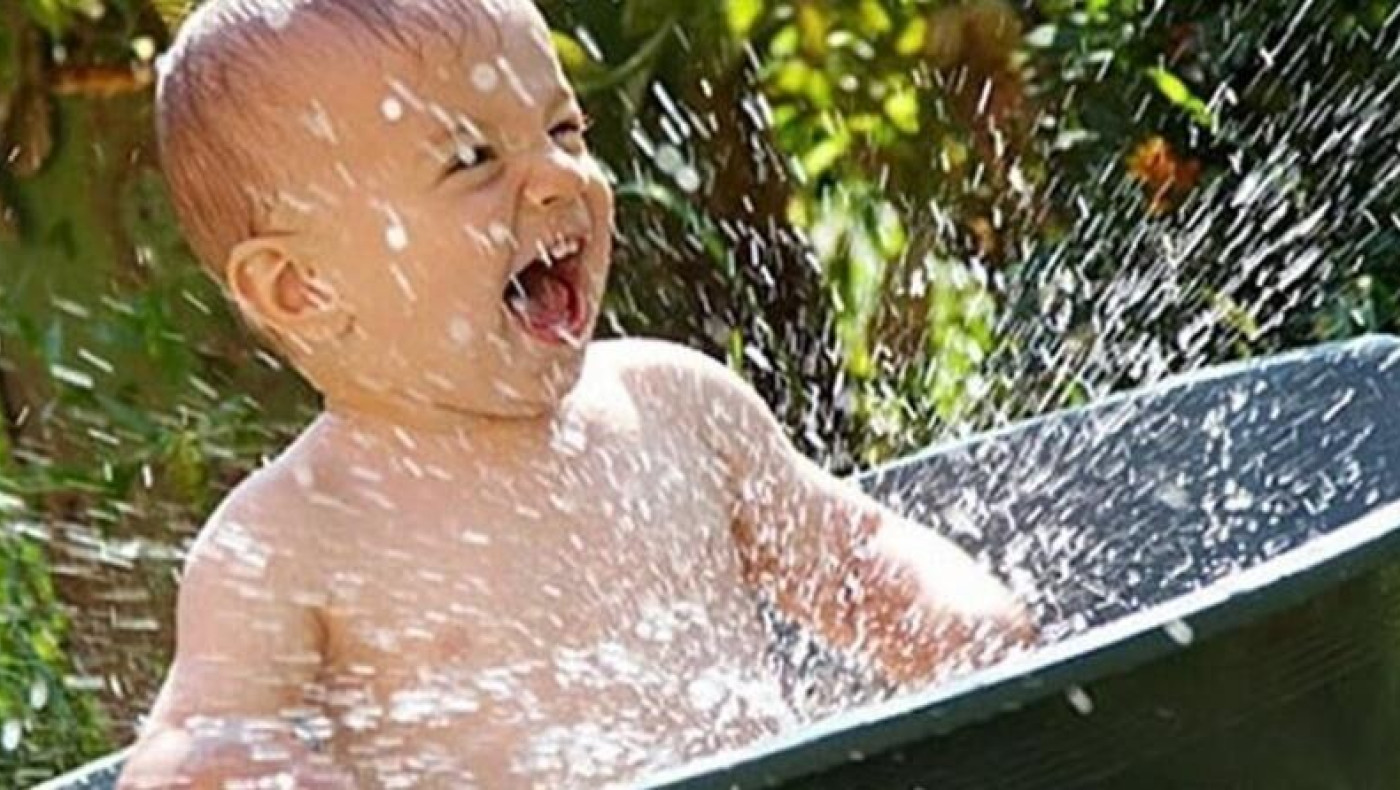 Έτσι θα προστατέψετε τα παιδιά από τον καύσωνα!