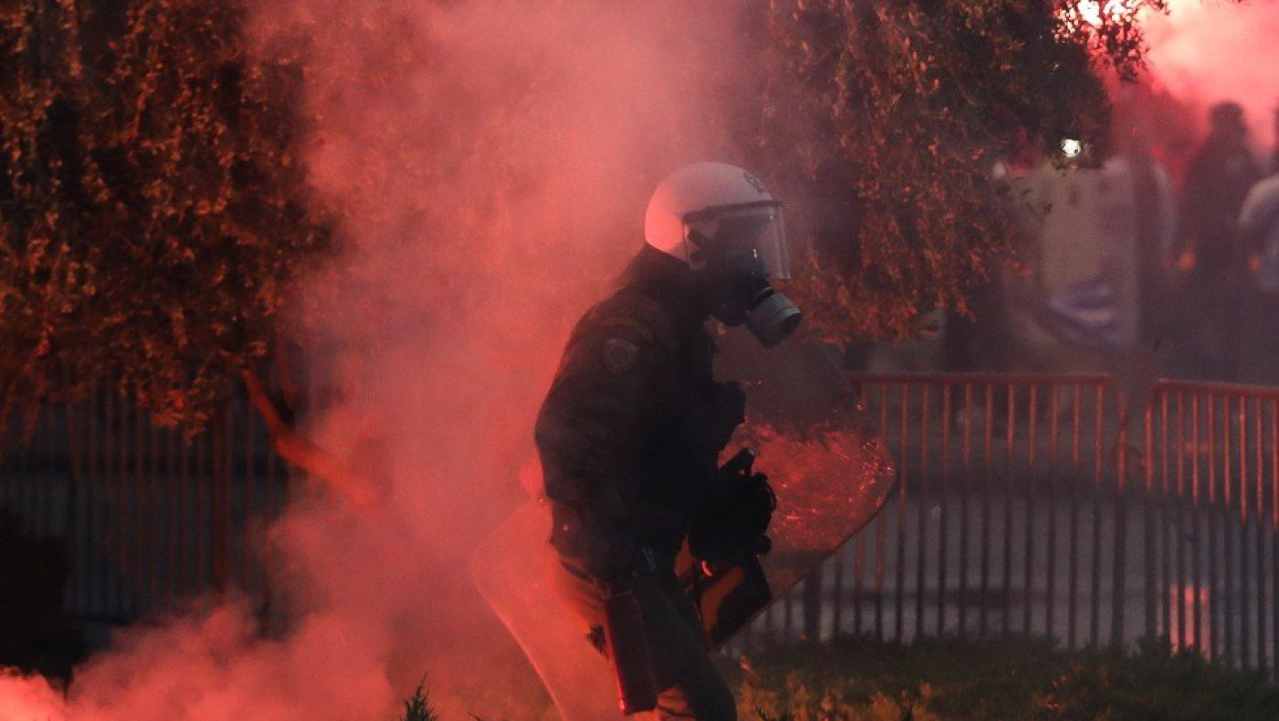 Επεισόδια οπαδών του Ολυμπιακού με αστυνομικούς!