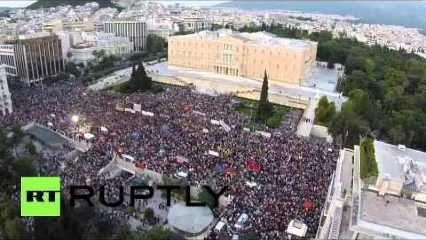 Πλάνα της συγκέντρωσης υπέρ του ΟΧΙ που είδαν μόνο στη... Ρωσία! (VIDEO)