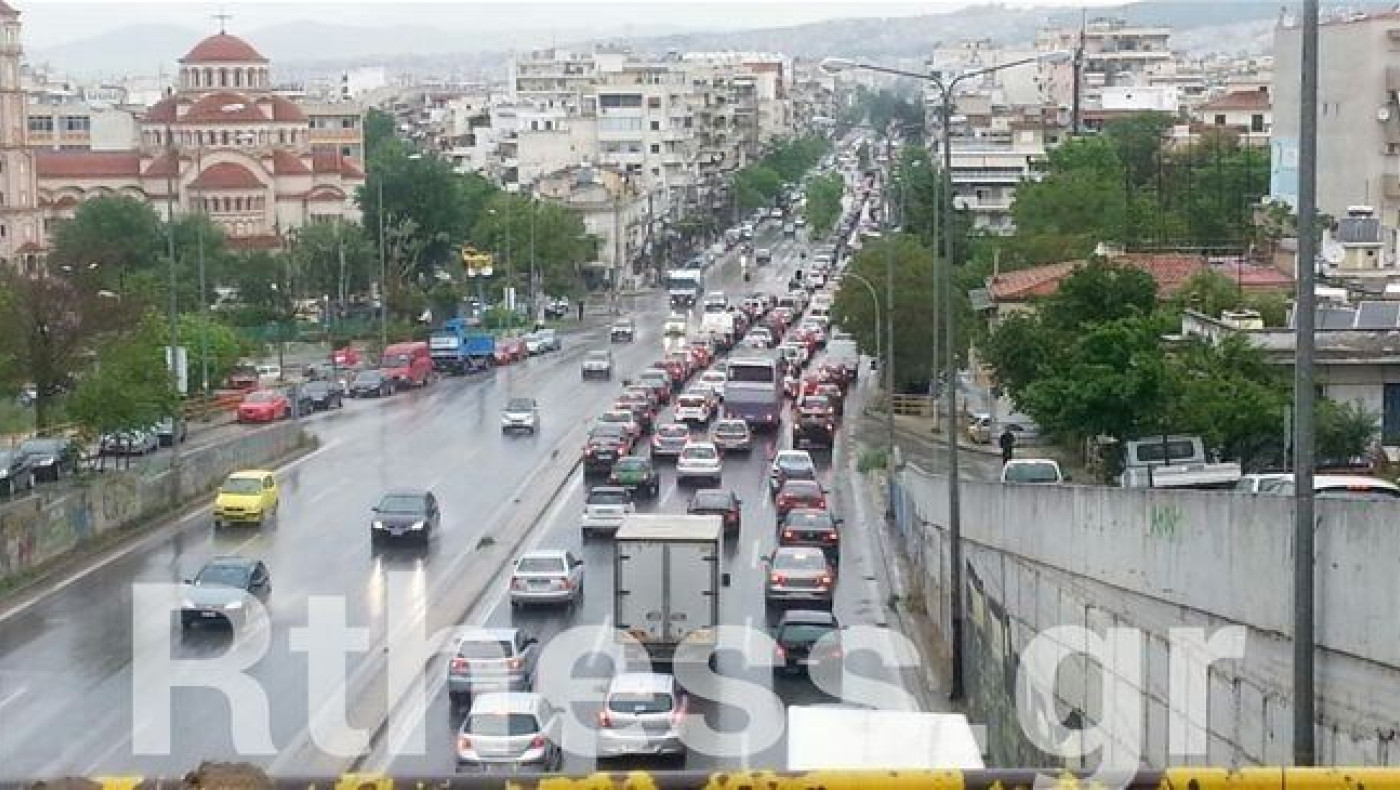  Κλειστή η Ε.Ο. Θεσ/νίκης - Μουδανιών στο ύψος της Βούλγαρη 
