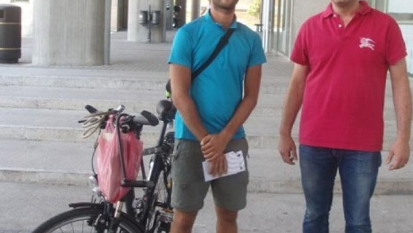 Στο δημαρχείο Θεσσαλονίκης Γάλλος ποδηλάτης που ταξιδεύει σε όλο τον κόσμο 