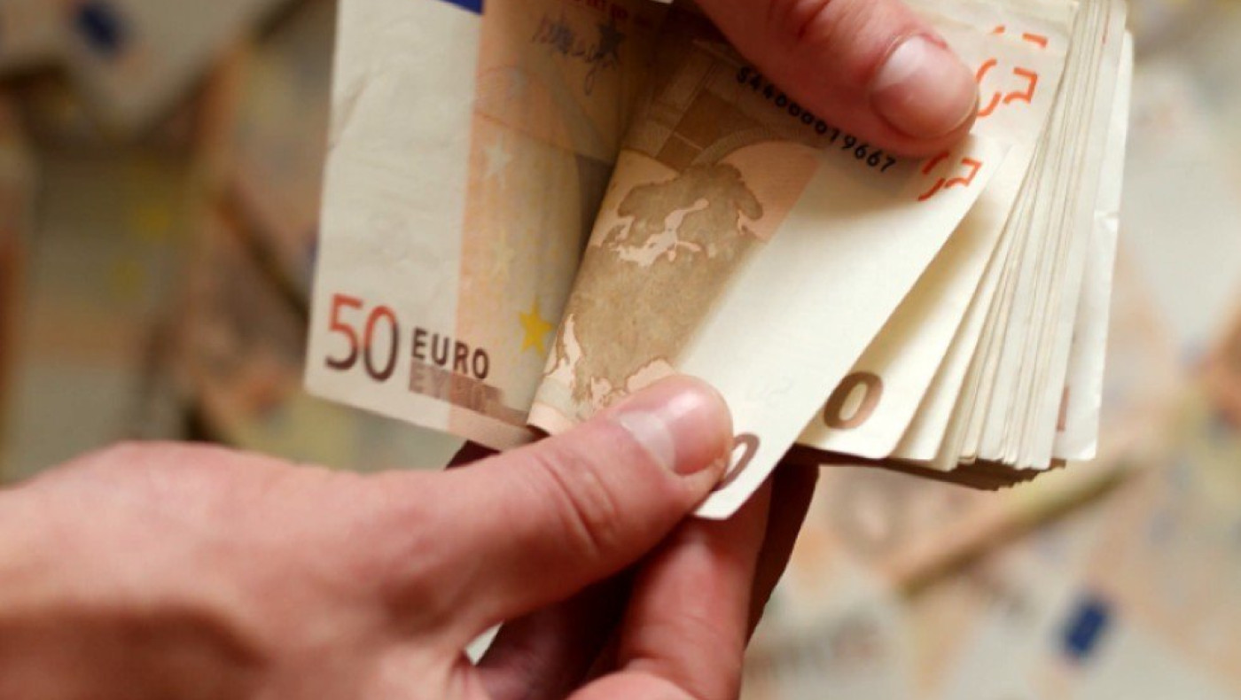 Μπόνους στα επιδόματα ανεργίας με ρήτρα μισθού και χρόνου απασχόλησης