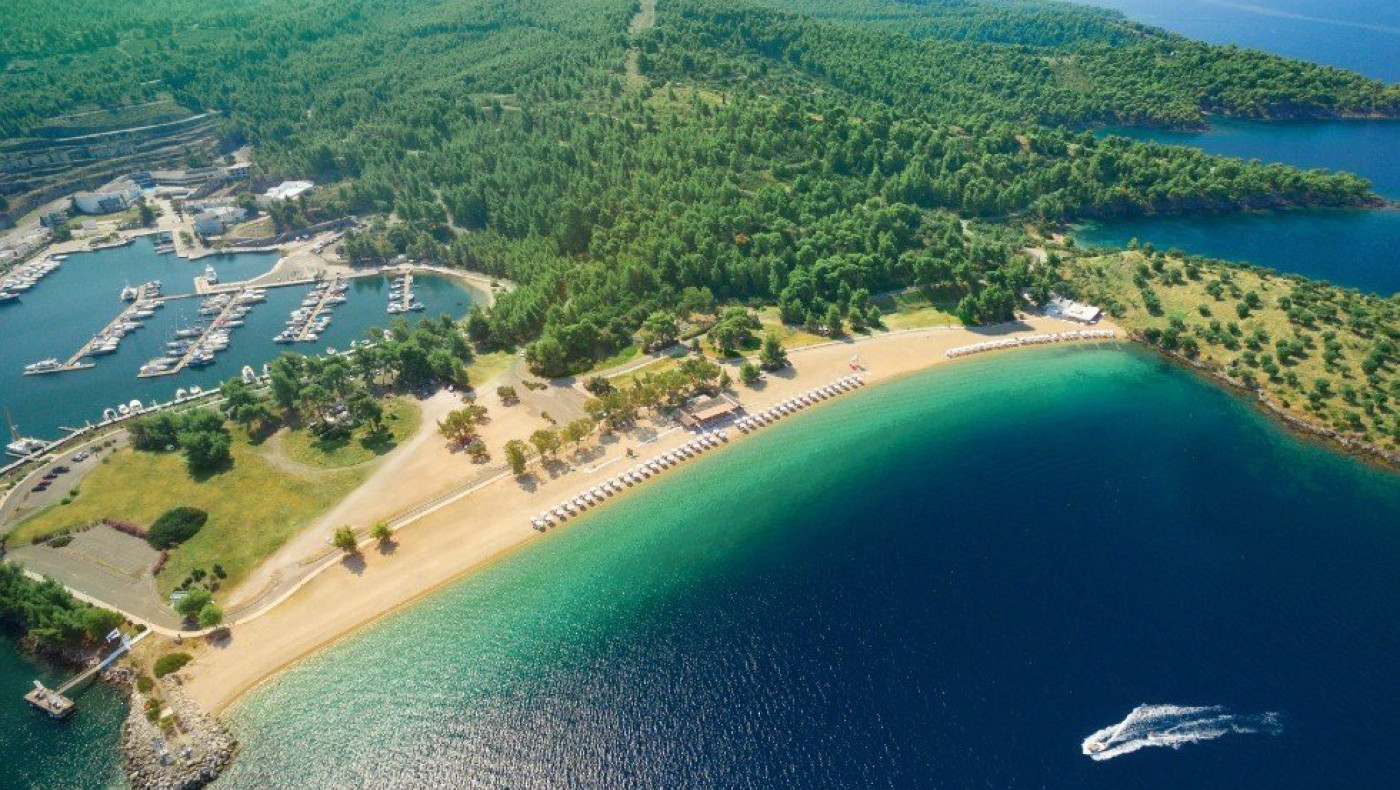Χαλκιδική: Ανοίγουν μαγαζιά, beach bar, ξενοδοχεία