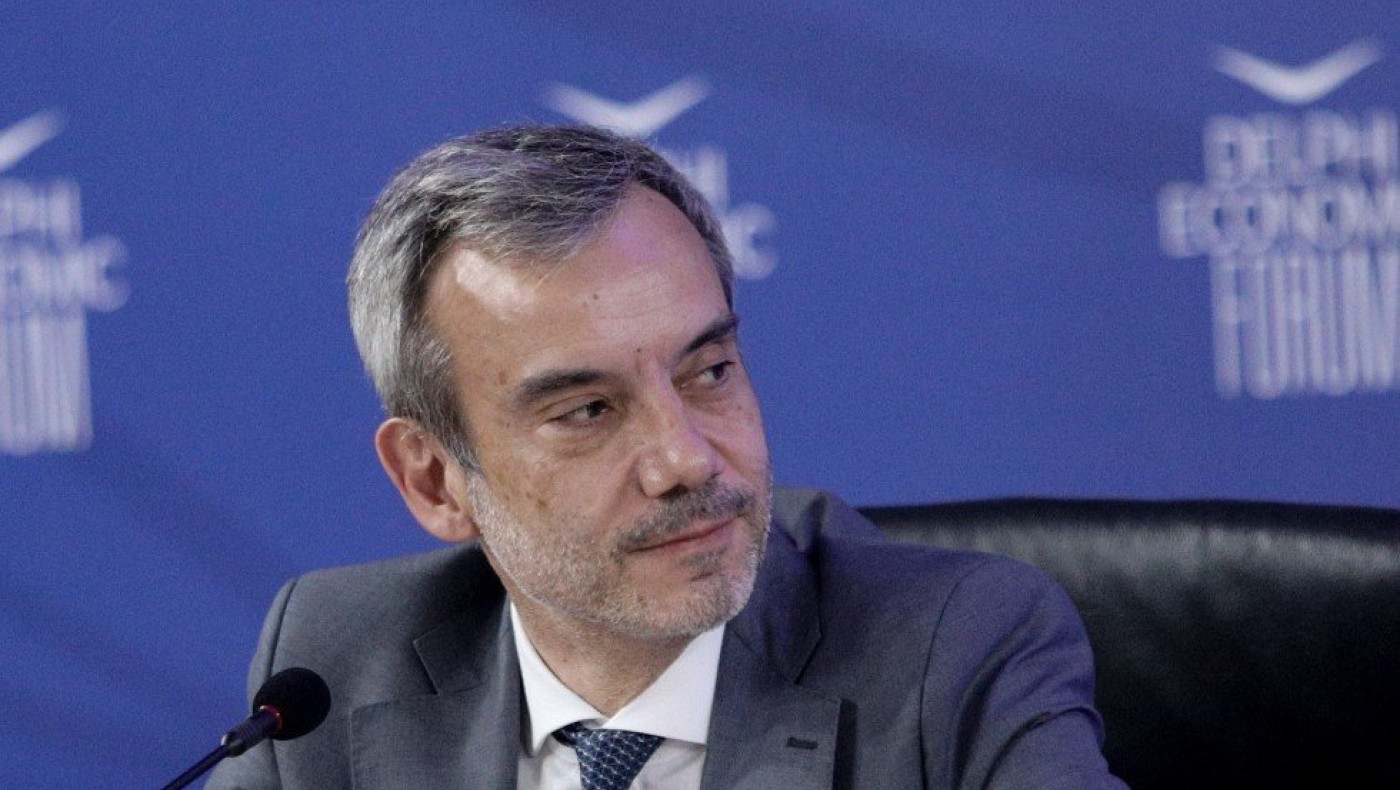 Οργή Ζέρβα: Εν αγνοία του Δήμου τοποθετήθηκε η τέντα στη Νέα Παραλία