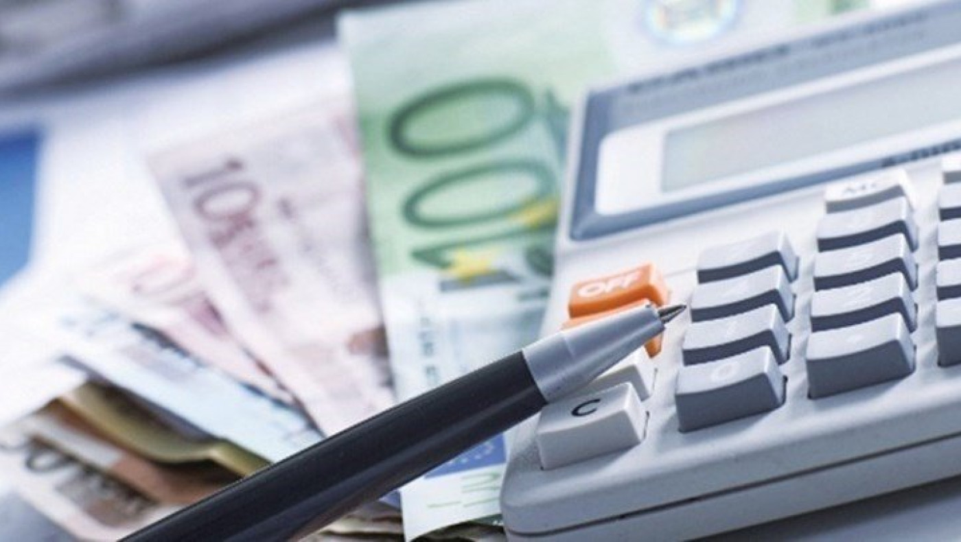 Πέντε παρατάσεις από την Εφορία