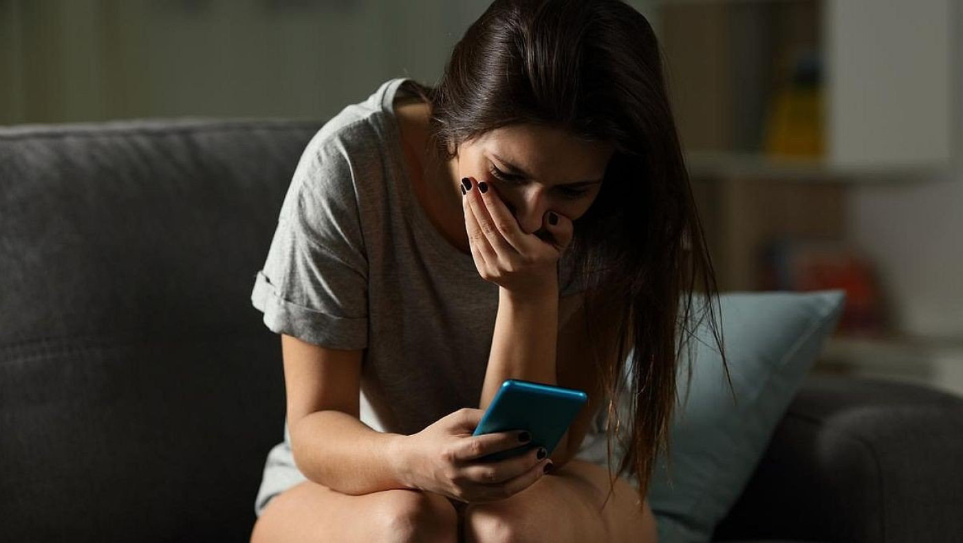 «Το revenge porn πρέπει να αρχίσει να αντιμετωπίζεται ως έγκλημα»