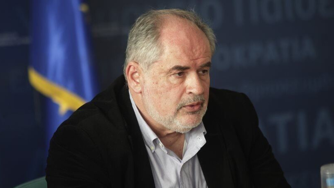 Διαψεύδει και ο Φωτάκης ότι είναι ο υπουργός που «σήκωσε» 200.000 ευρώ 