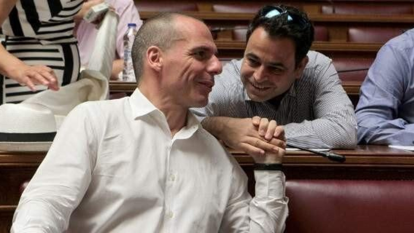 Μπλέκει τον Τσίπρα στα σχέδιά του για Grexit 