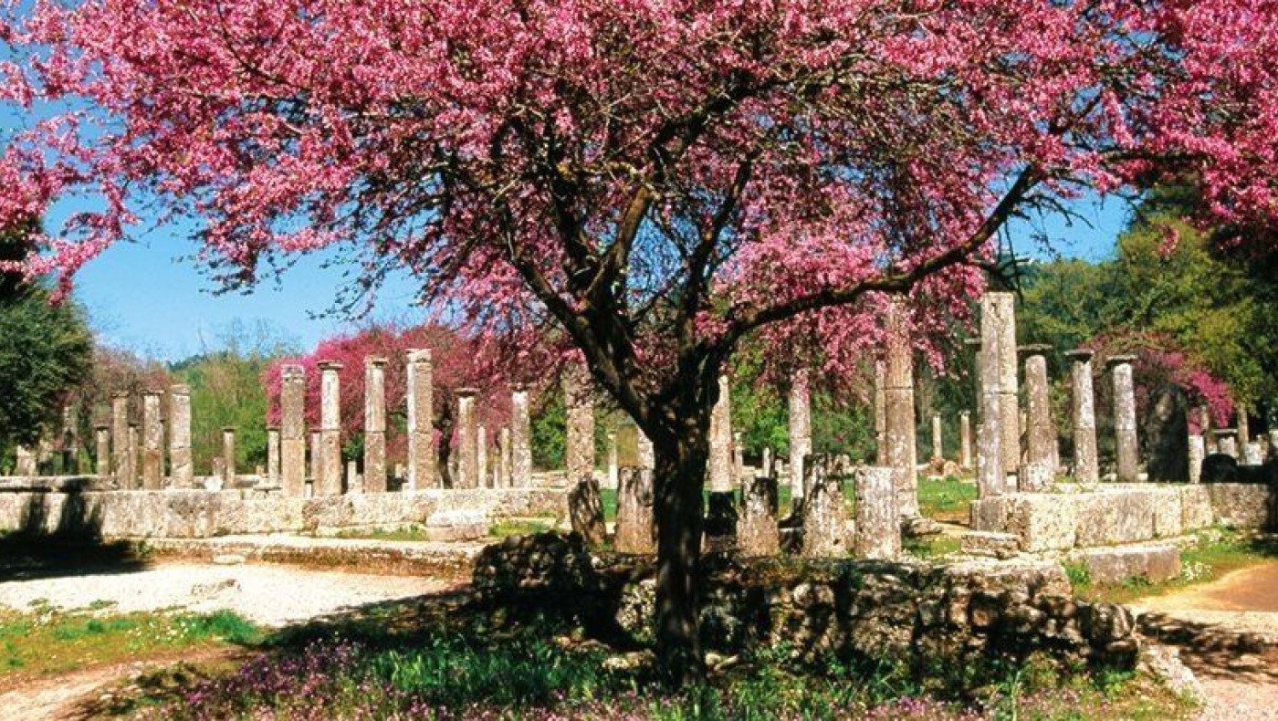 «Βοηθήστε την Ελλάδα, κάντε διακοπές εκεί»