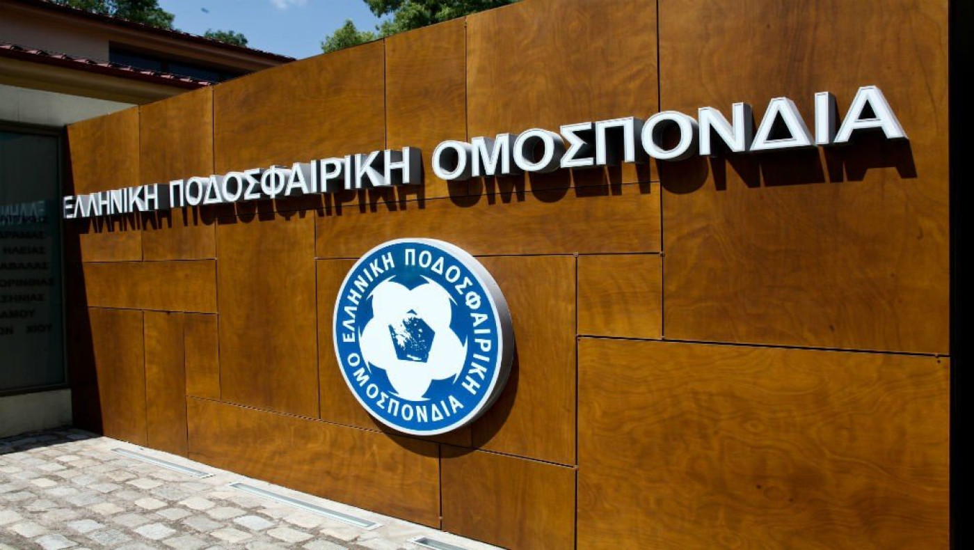 Υποχρεωτική η ύπαρξη απινιδωτή σε κάθε γήπεδο για την αδειοδότηση του