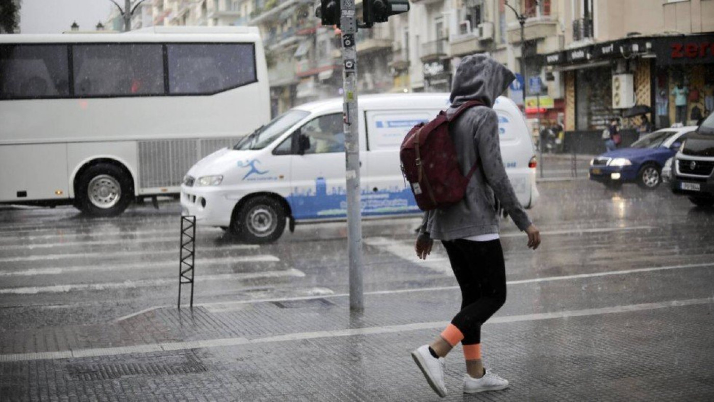 Καιρός: Έρχονται καταιγίδες και άνεμοι έως 9 μποφόρ