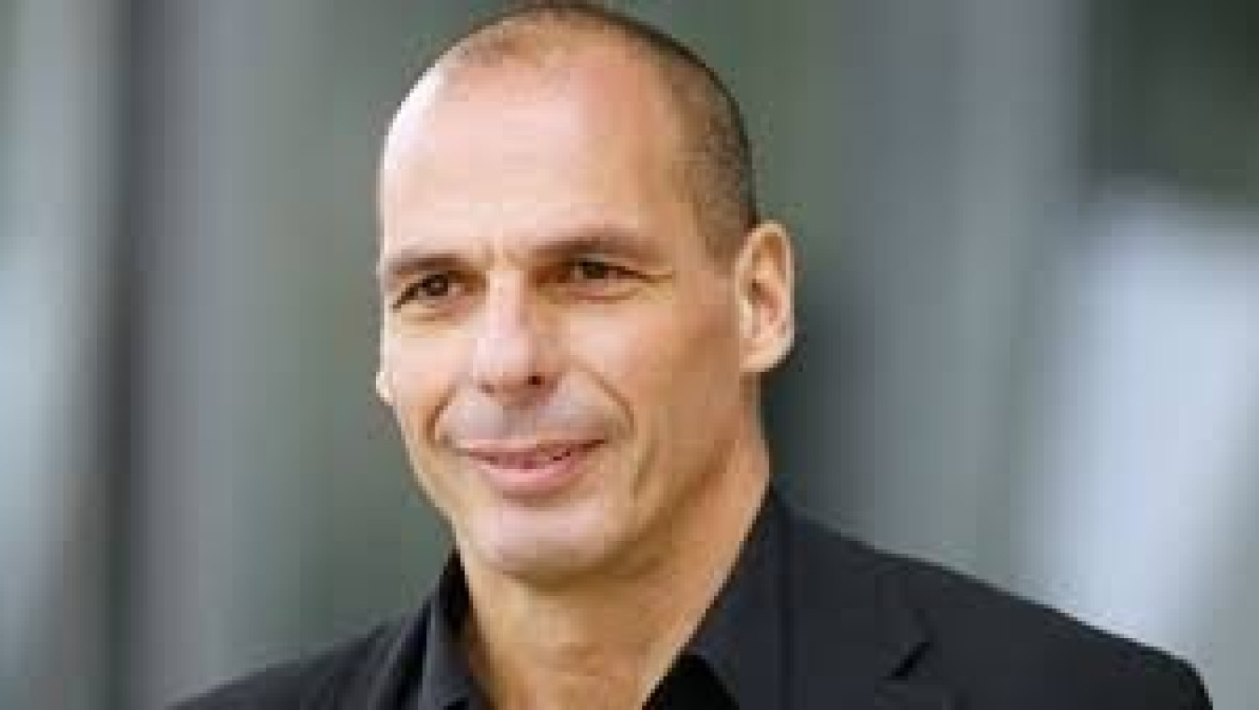 Το εκκεντρικό ντύσιμο του Βαρουφάκη στη Βουλή(Pics)