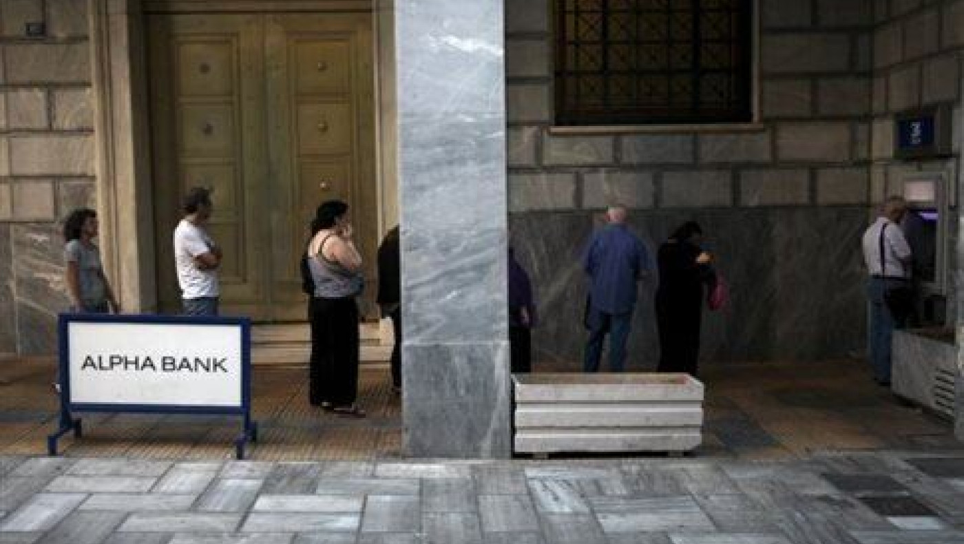 Alpha Bank: Η ύφεση θα δυσχεράνει την επίτευξη των δημοσιονομικών στόχων 