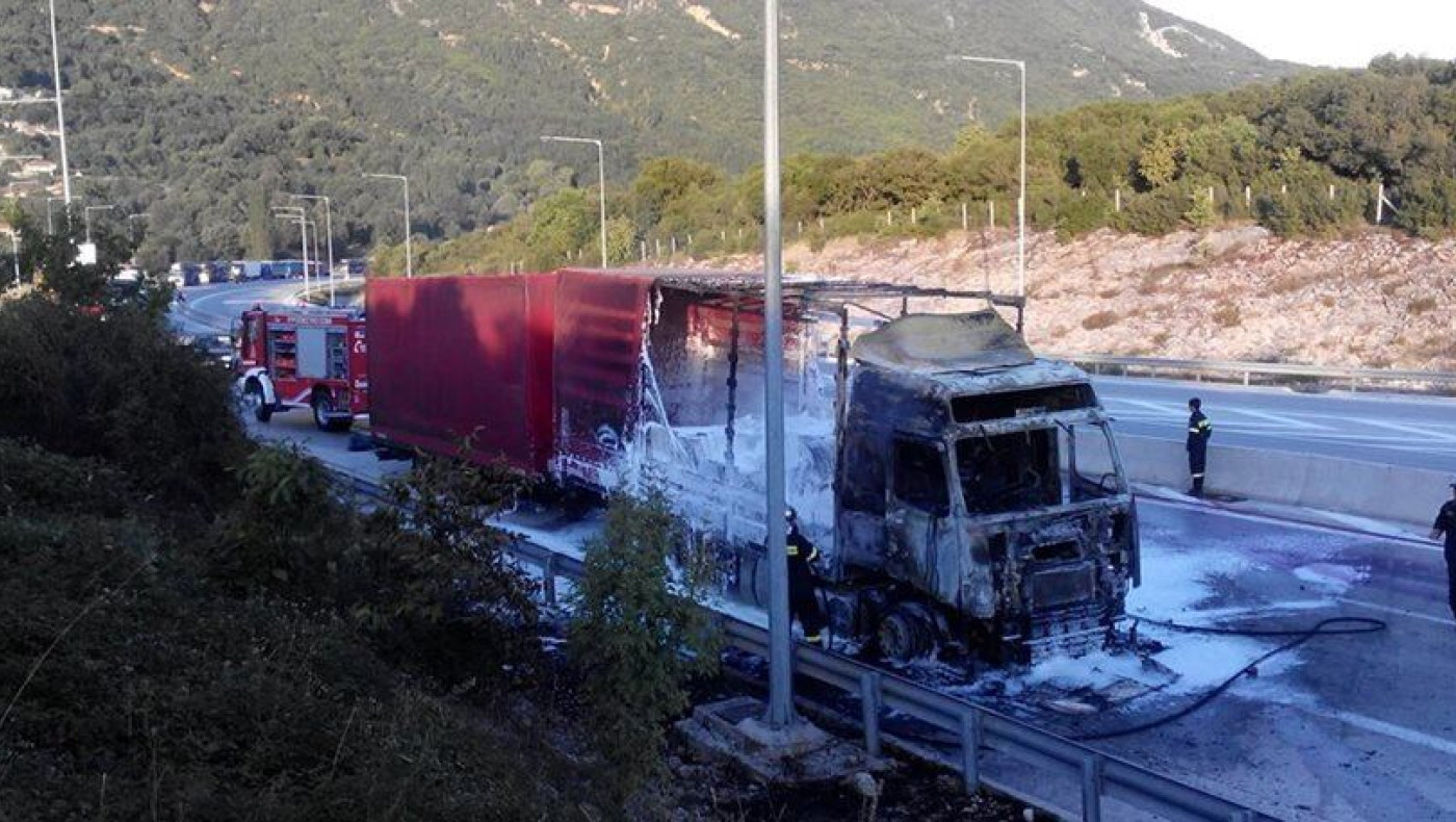 Φωτιά σε νταλίκα στην Εγνατία