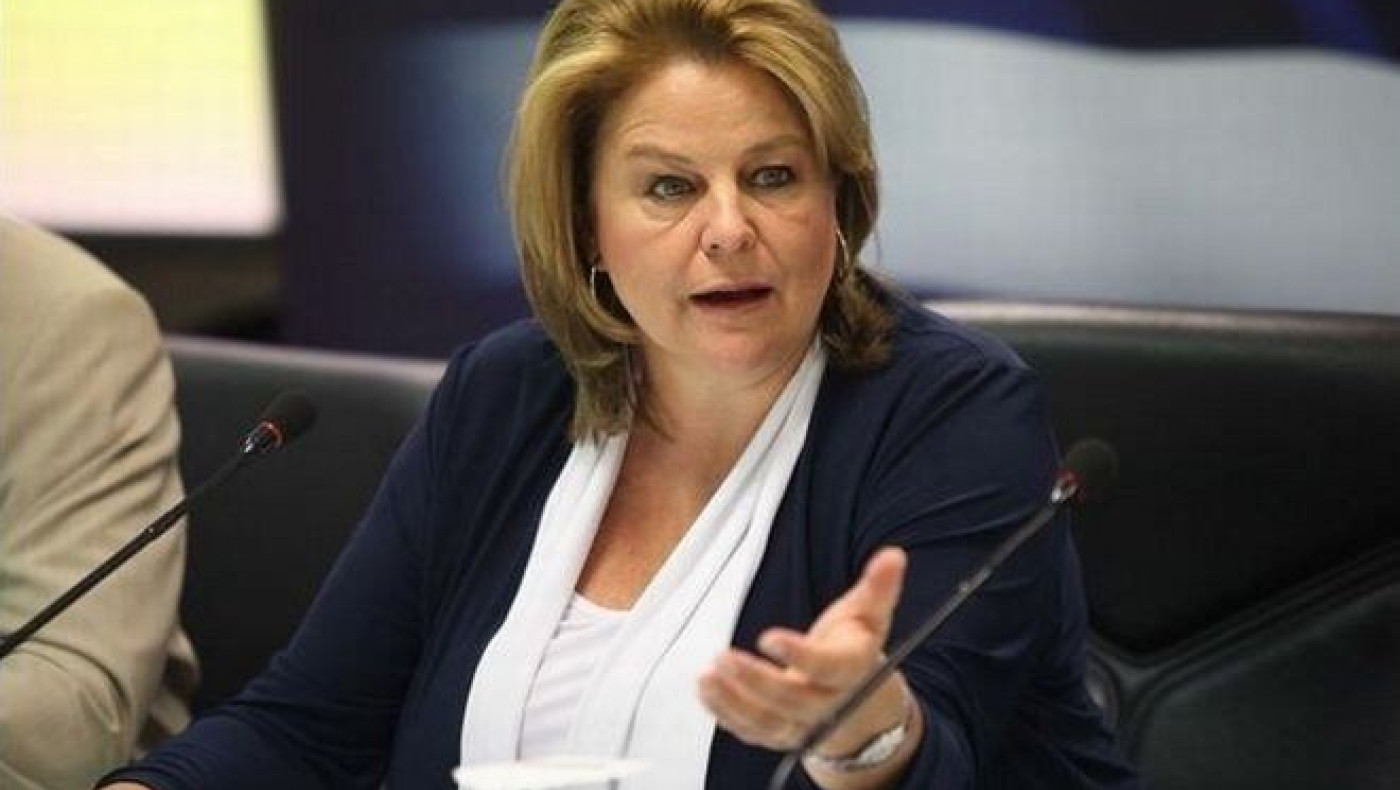Κατσέλη: Βγάλτε τα χρήματα από τα σεντούκια, γυρίστε τα στις τράπεζες 