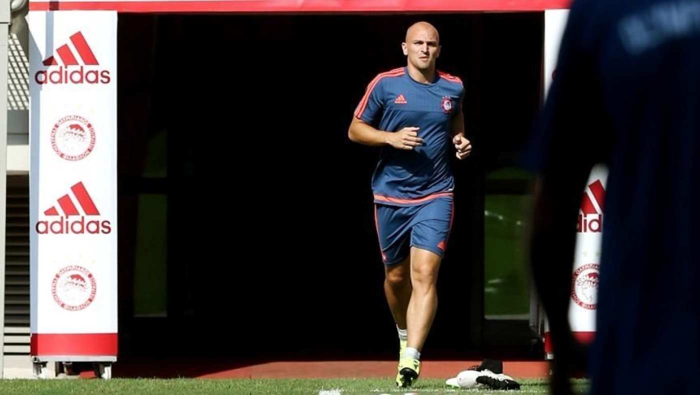 Η «πρώτη» Καμπιάσο με τα «ερυθρόλευκα» (pics)